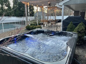 Bain à remous extérieur