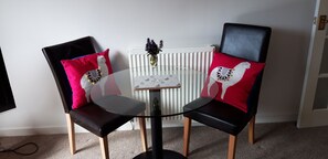 Dining area in the garden room. 