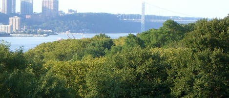 View of Riverside Park - Hudson River - George Washingon Bridge