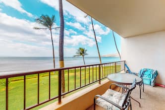 Sugar Beach Resort Condo w/ Shared Pool/Hot tub, Private W/D-Surf, Bike, Golf