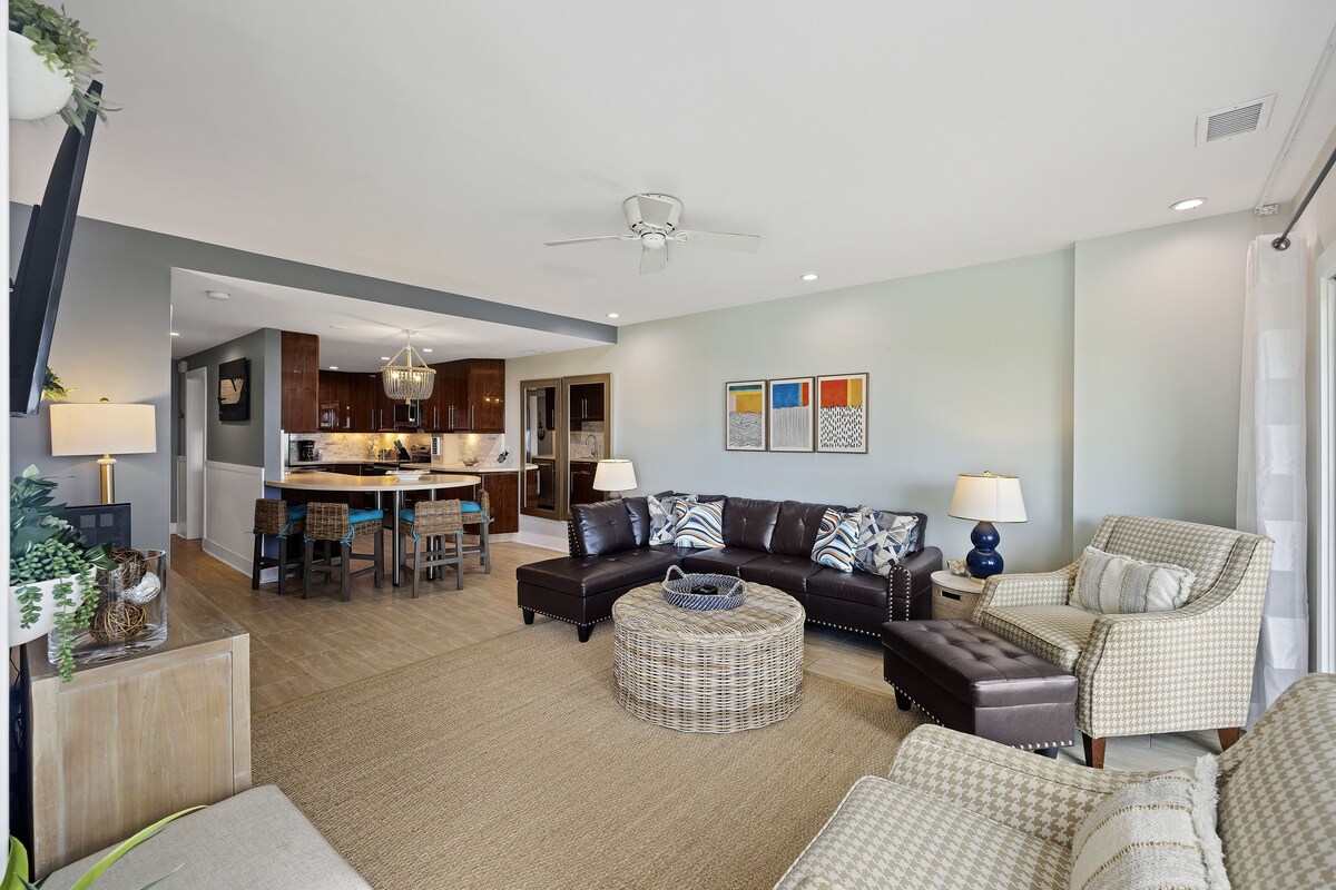 OCEANFRONT! 2BR East Beach Kiawah, Updated, Great Location!