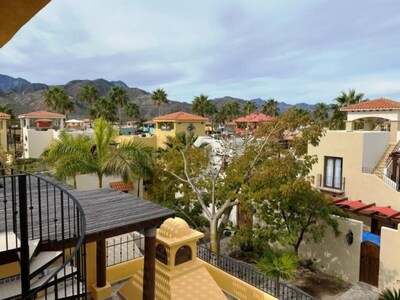 Cozy Villa near beach & pools