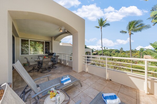 Palms at Wailea 2108 lanai with ocean view1