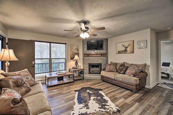 Sugar Mountain Vacation Rental Condo | 2BR | 2BA | 842 Sq Ft | Stairs Required