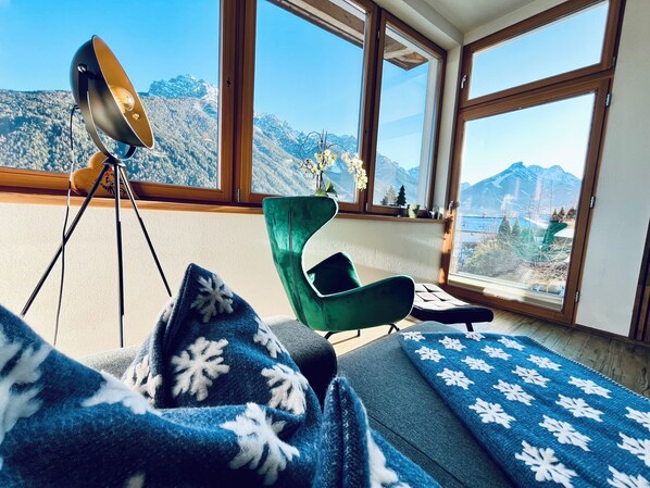 Ausblick auf die Stubaier Bergwelt im Winter