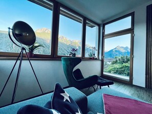 Ausblick auf das Stubaital im Sommer