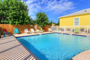 Shared pool at Station Place