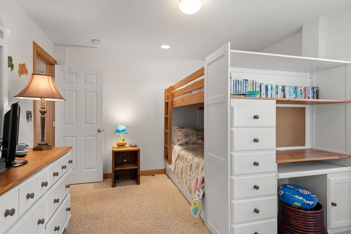 BeaContent: Private pool,hot tub, game room, oceanside and great community ameni
