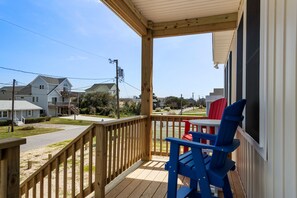 KDN5430: Cole's Cabana | Front Porch