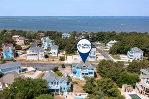 M863: Holiday House | Aerial View