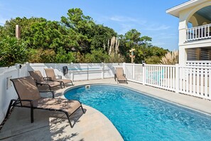 M939: Abby Gale l Private Pool Area