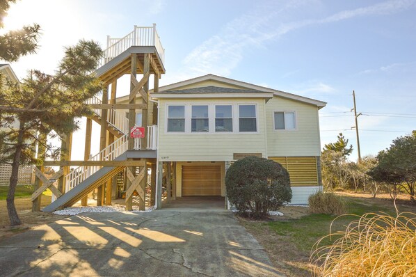 SN419 Quick Getaway House Front