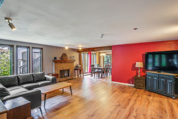 Anchorage Vacation Rental | 3BR | 2.5BA | 3,048 Sq Ft | Stairs Required