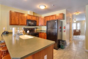 Full kitchen