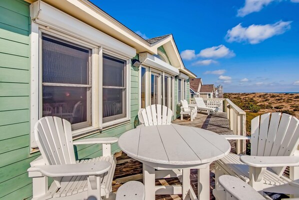 The true Beach-N-View is from the top deck of this home, where you can peacefully watch the waves glittering in the sun.