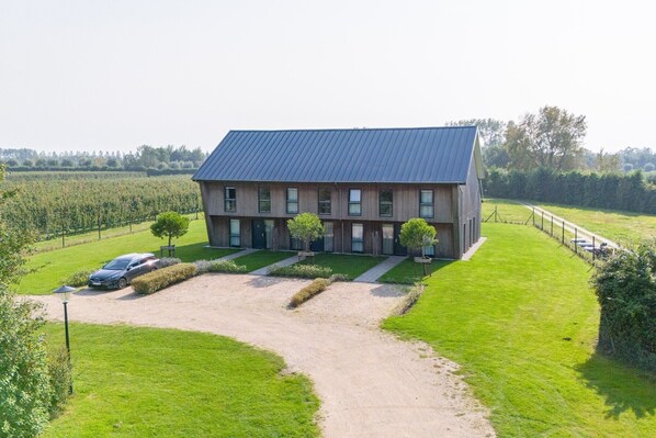Außenseite Ferienhaus [Sommer]