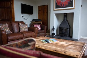 Please see listings for Coach House and Honeysuckle for all captions.