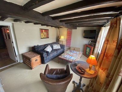 Cosy grade II listed cottage