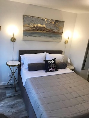 Brand new full-sized bed that is extremely comfortable.
