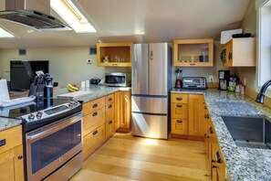 Kitchen | Fully Equipped