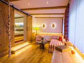 Doppelzimmer mit Balkon-Hotel Kleins-Wiese Bad Fredeburg - Wohnbeispiel Doppelzimmer mit Balkon