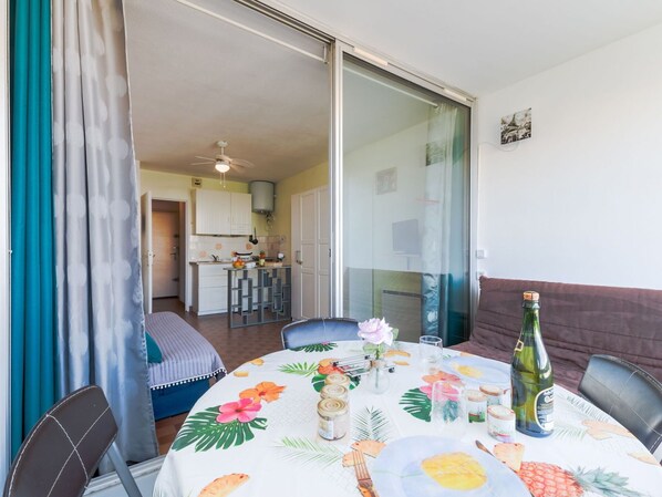 Table, Furniture, Tableware, Property, Building, Door, Textile, Bottle, Chair, Interior Design