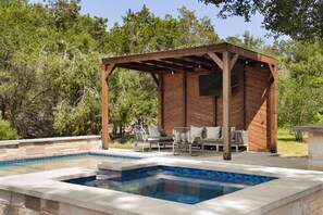 Outdoor Spa - Walker Luxury Vacation Rentals
