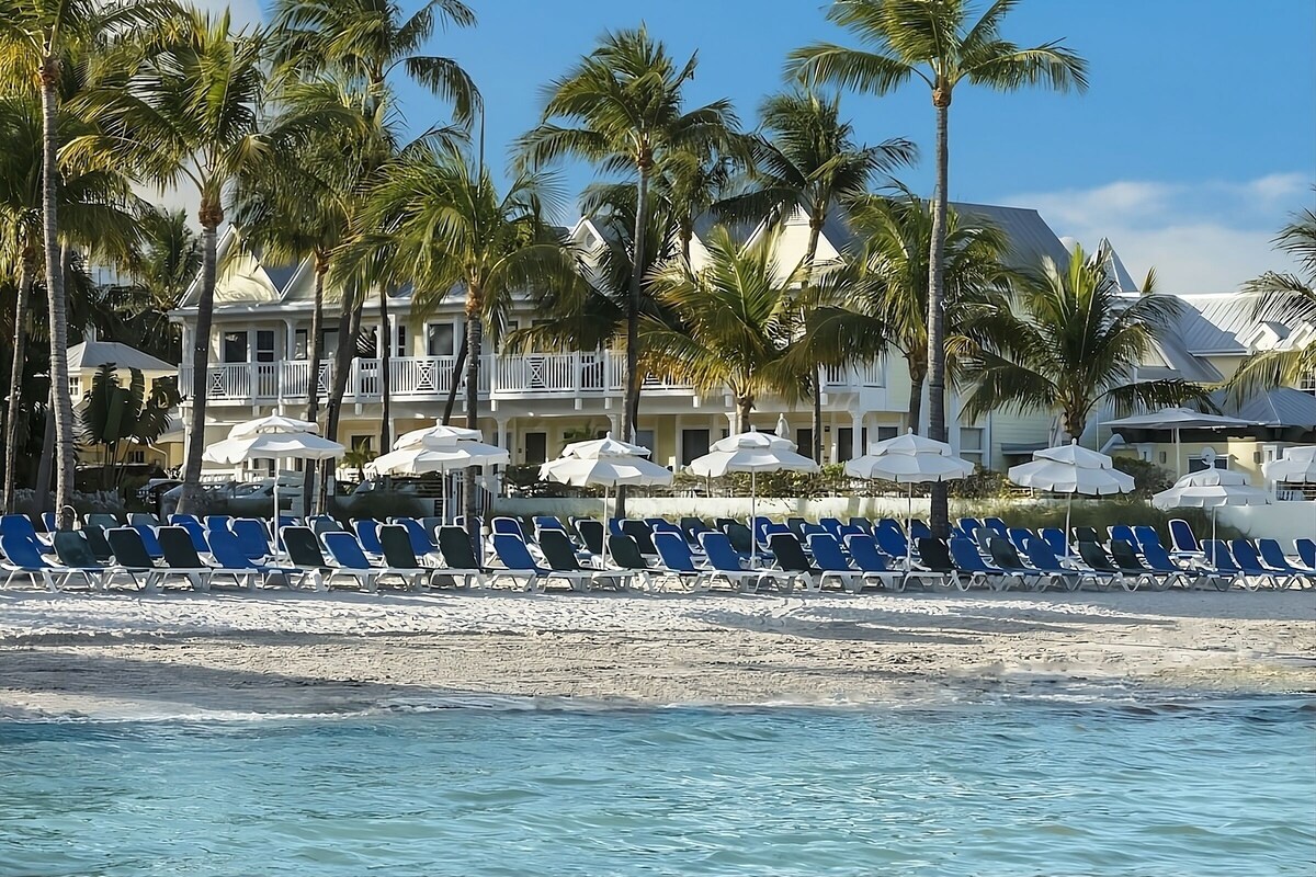 Duval Street where Old Town meets the Atlantic! 4 Modern Units! Free Onsite Game