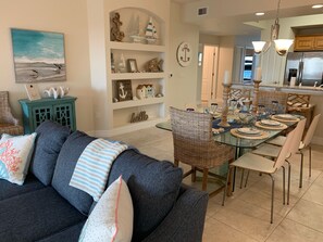 Living Room / Dining Room