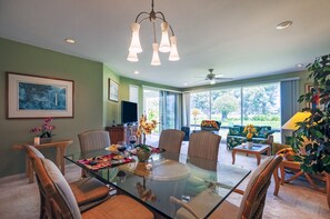 Emmalani Court condos Princeville | Emmalani Court 411 | dining - Emmalani Court condos Princeville | Emmalani Court 411 | dining area
