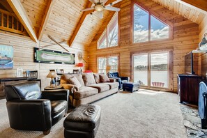 Spacious living room with large lake views!