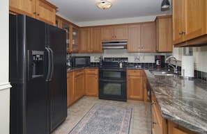 Full size kitchen with all the amenities!