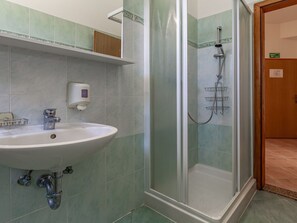 Plumbing Fixture, Shower Door, Tap, Sink, Bathroom Sink, Bathroom, Door, Shower, Shower Head