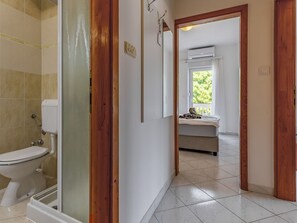 Property, Interior Design, Wood, Bathroom, Architecture, Window, Building, Floor, Flooring