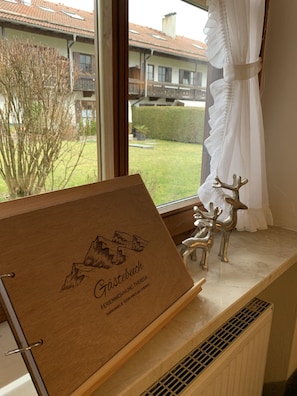 Ferienwohnung Theresa mit 1 sep. Schlafzimmer, Terrasse, ca. 50 qm-Aussicht Fewo Seibert