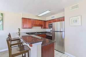 22-Crystal-Sands-201B-Kitchen