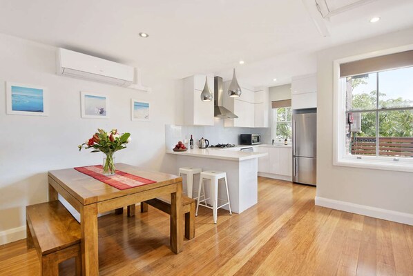 Dining kitchen area