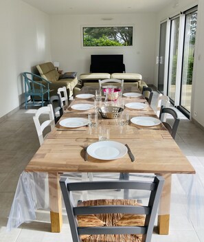 grande table pour des repas en famille 