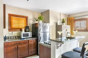 Fully Equipped Kitchen and Dining for 2