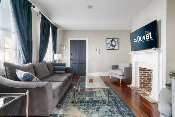 Lewis Court-A | Great Neighborhood Restaurants!