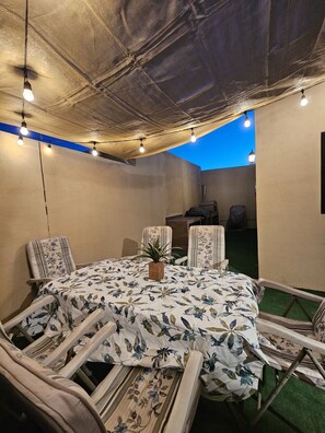 Outdoor dining
