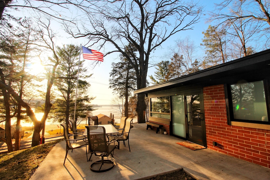 Gibraltar Rock State Natural Area, US Vacation Rentals cabin rentals