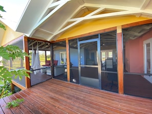 Kiwi front deck