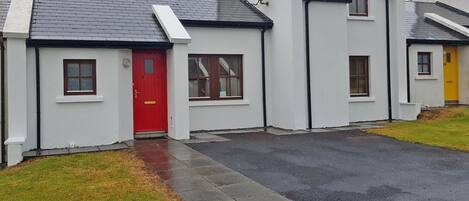 External View of Achill Sound Holiday Village No.7 on Achill Island 