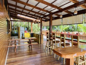 covered outdoor bar and kitchen