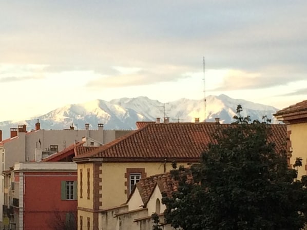 Vue du mont Canigou du balcon sur la gauche par temps clair ;)