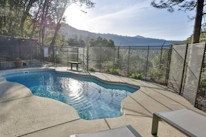 Yes, the pool comes with amazing views!