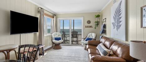 Windsong 302 - vacation home in Windy Hill, North Myrtle Beach | living room | Thomas Beach Vacations