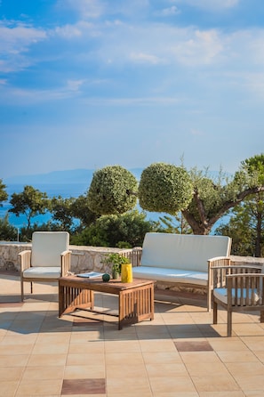 Kefalonia hotels: Enjoy your stay in Eagle's Nest studios. Kefalonia holidays