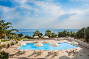 Kefalonia hotels: Enjoy your stay in Eagle's Nest studios. Kefalonia holidays